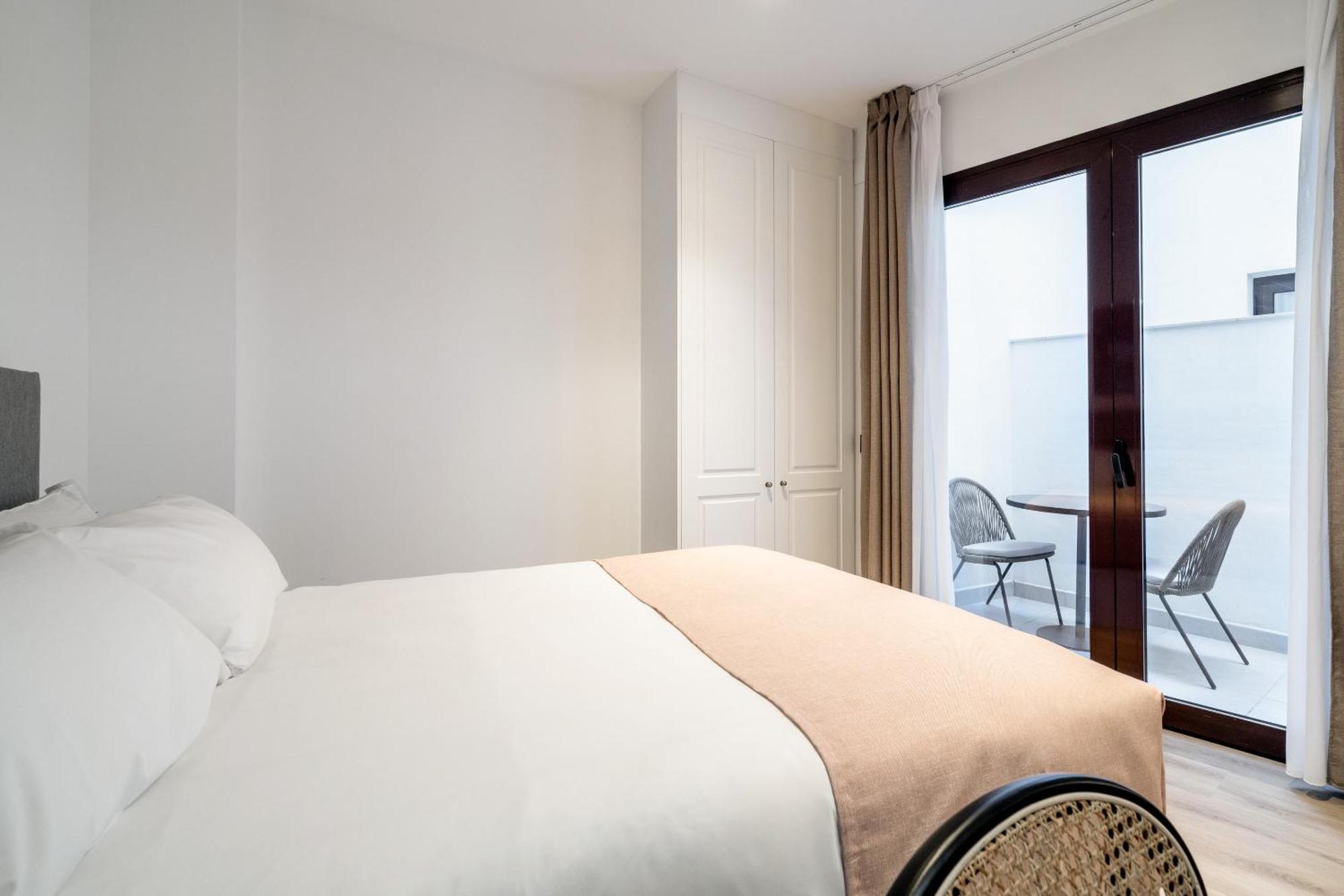 Limehome Malaga Calle Victoria Δωμάτιο φωτογραφία