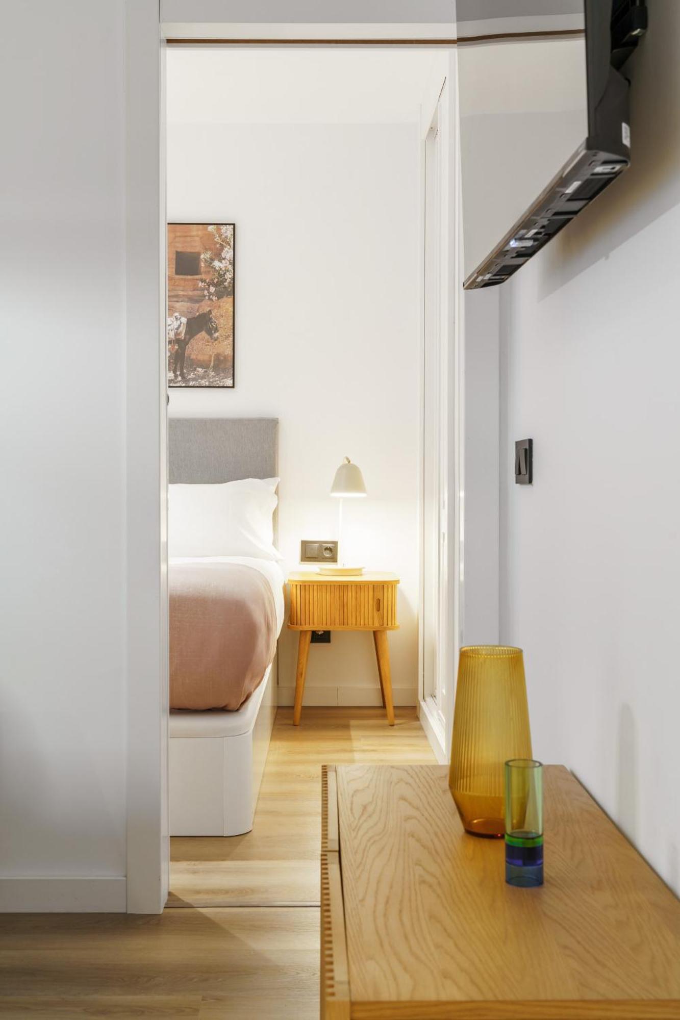 Limehome Malaga Calle Victoria Δωμάτιο φωτογραφία