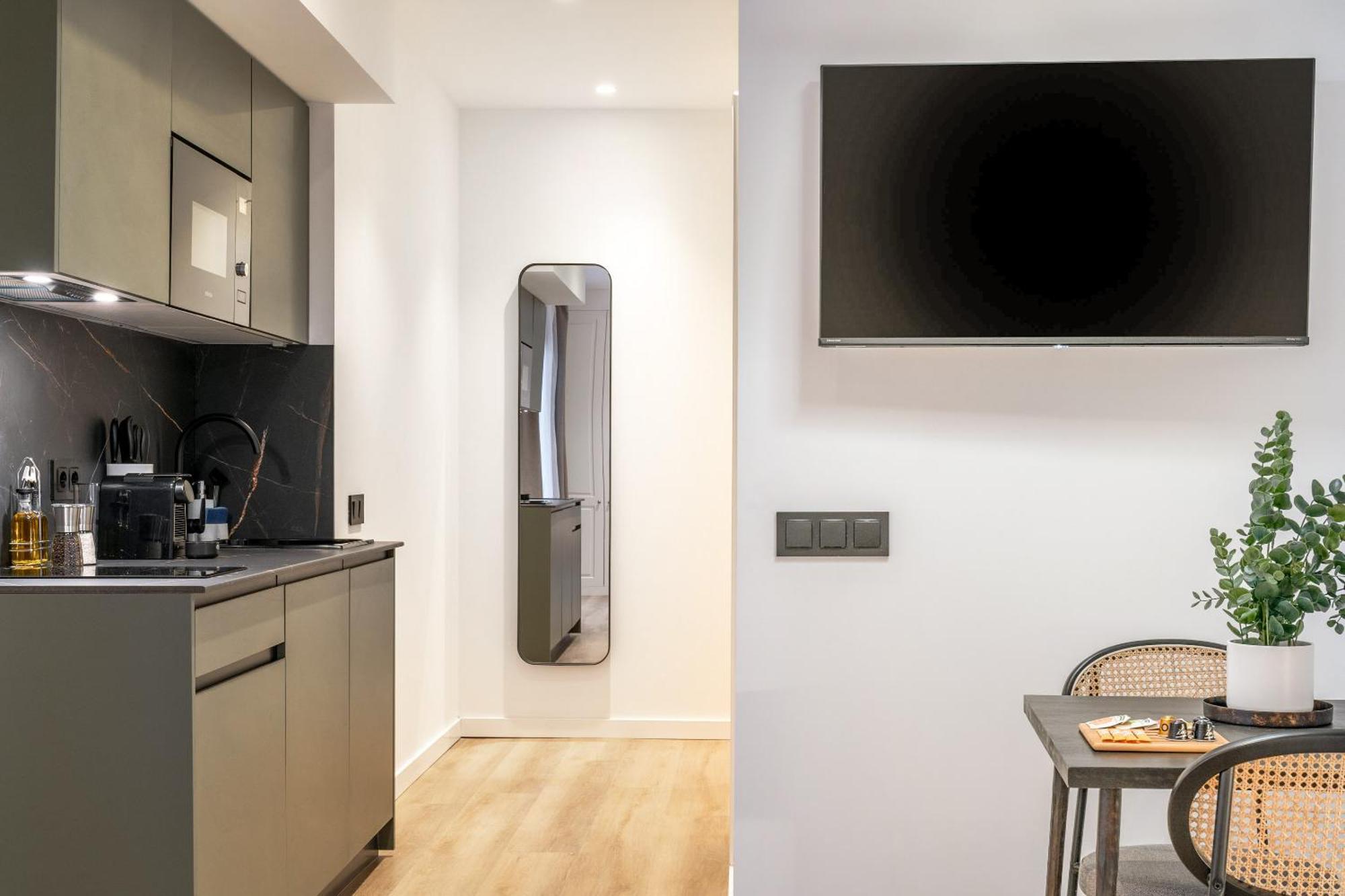 Limehome Malaga Calle Victoria Δωμάτιο φωτογραφία