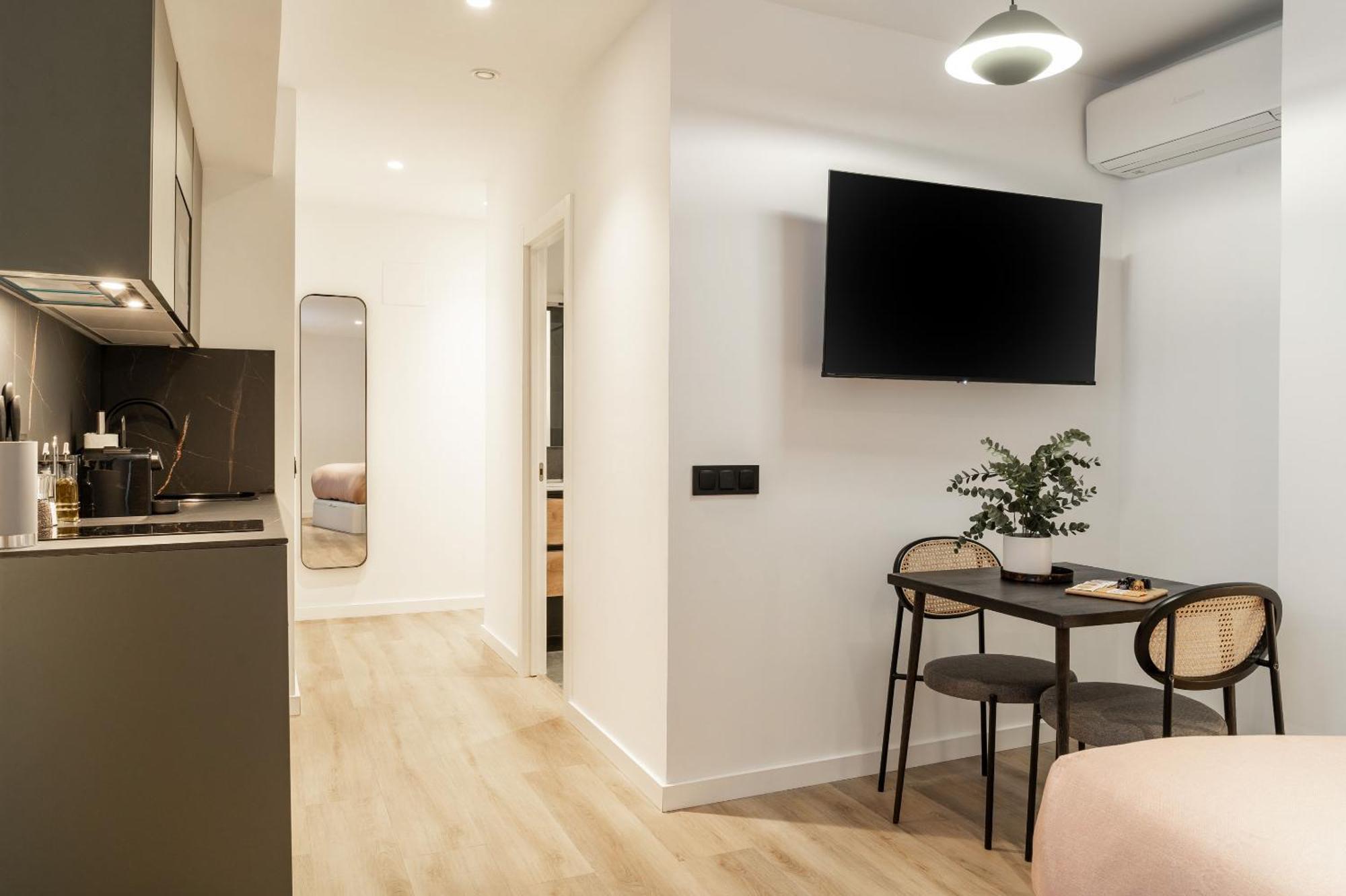 Limehome Malaga Calle Victoria Δωμάτιο φωτογραφία