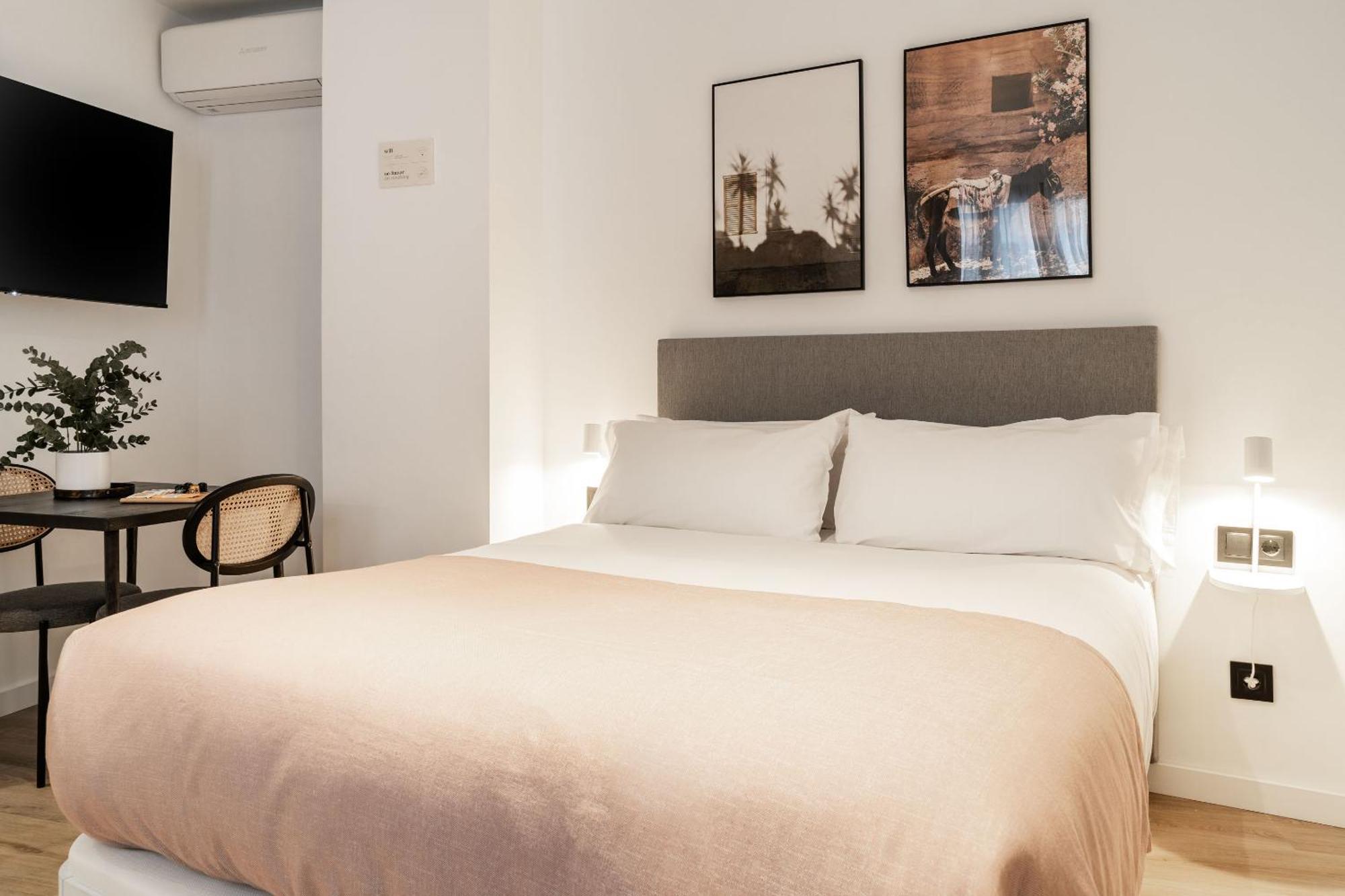 Limehome Malaga Calle Victoria Δωμάτιο φωτογραφία