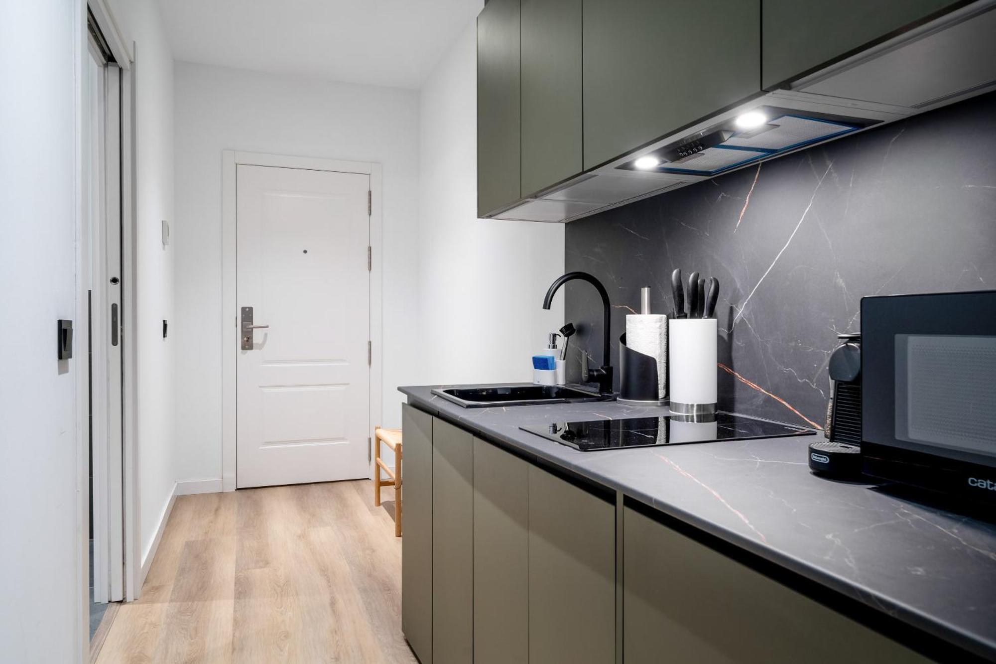 Limehome Malaga Calle Victoria Δωμάτιο φωτογραφία