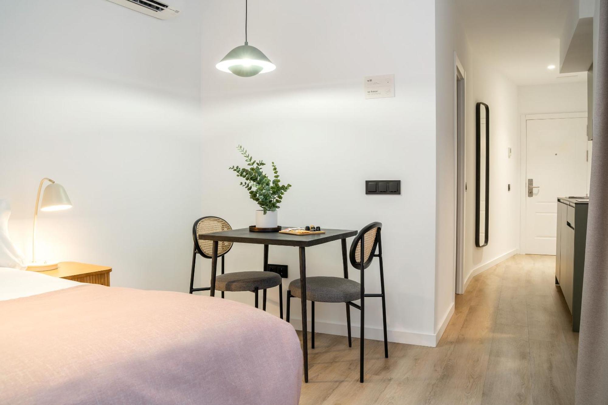 Limehome Malaga Calle Victoria Δωμάτιο φωτογραφία