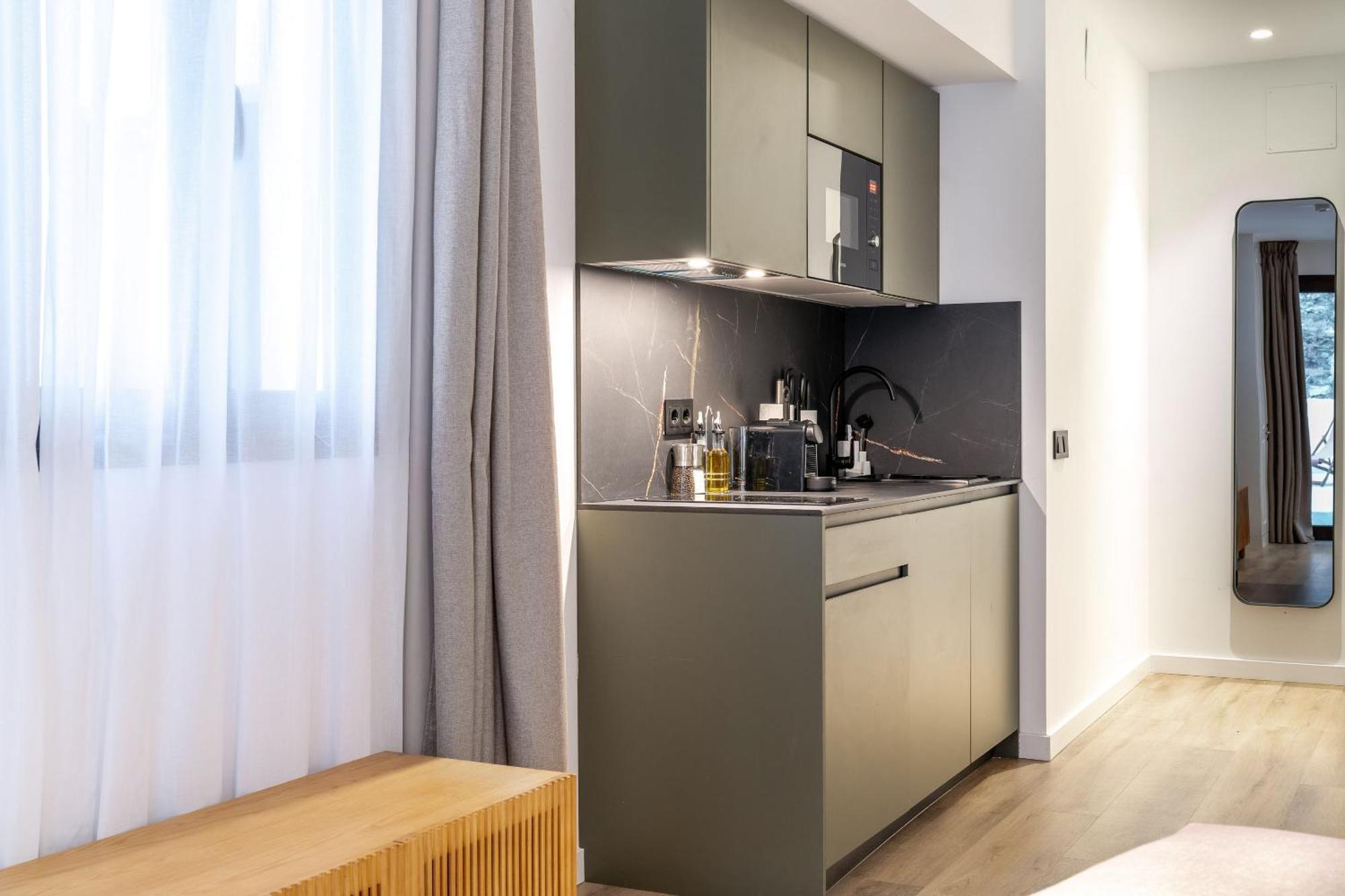 Limehome Malaga Calle Victoria Δωμάτιο φωτογραφία