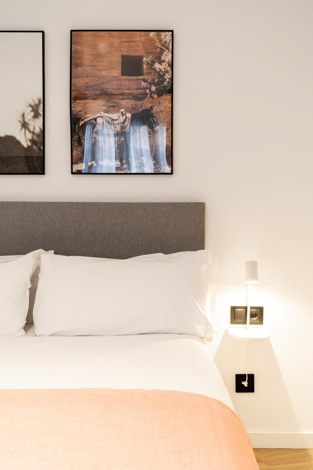 Limehome Malaga Calle Victoria Δωμάτιο φωτογραφία
