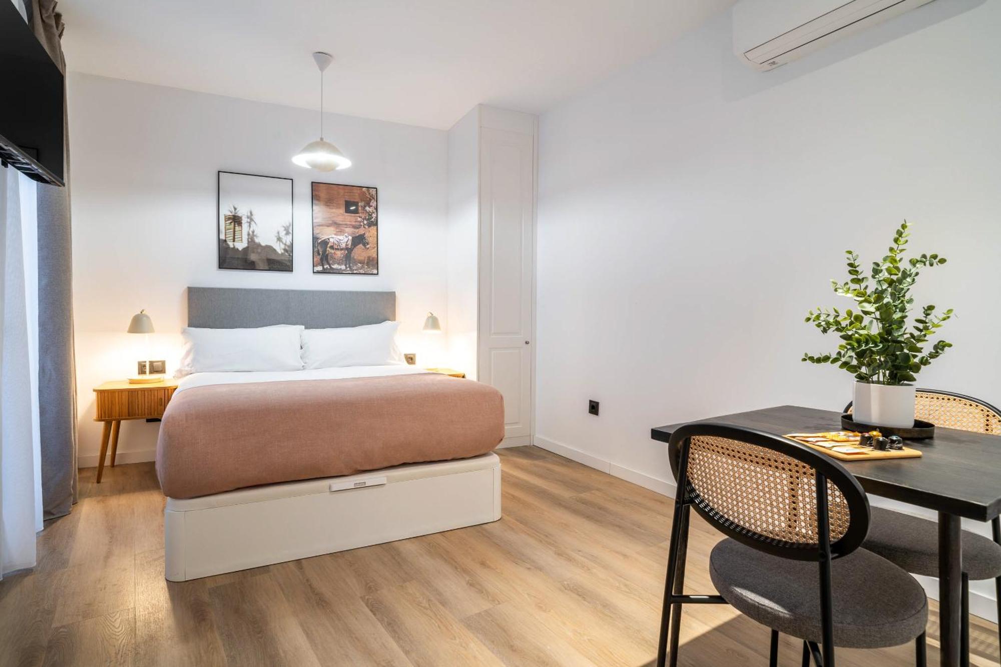Limehome Malaga Calle Victoria Δωμάτιο φωτογραφία
