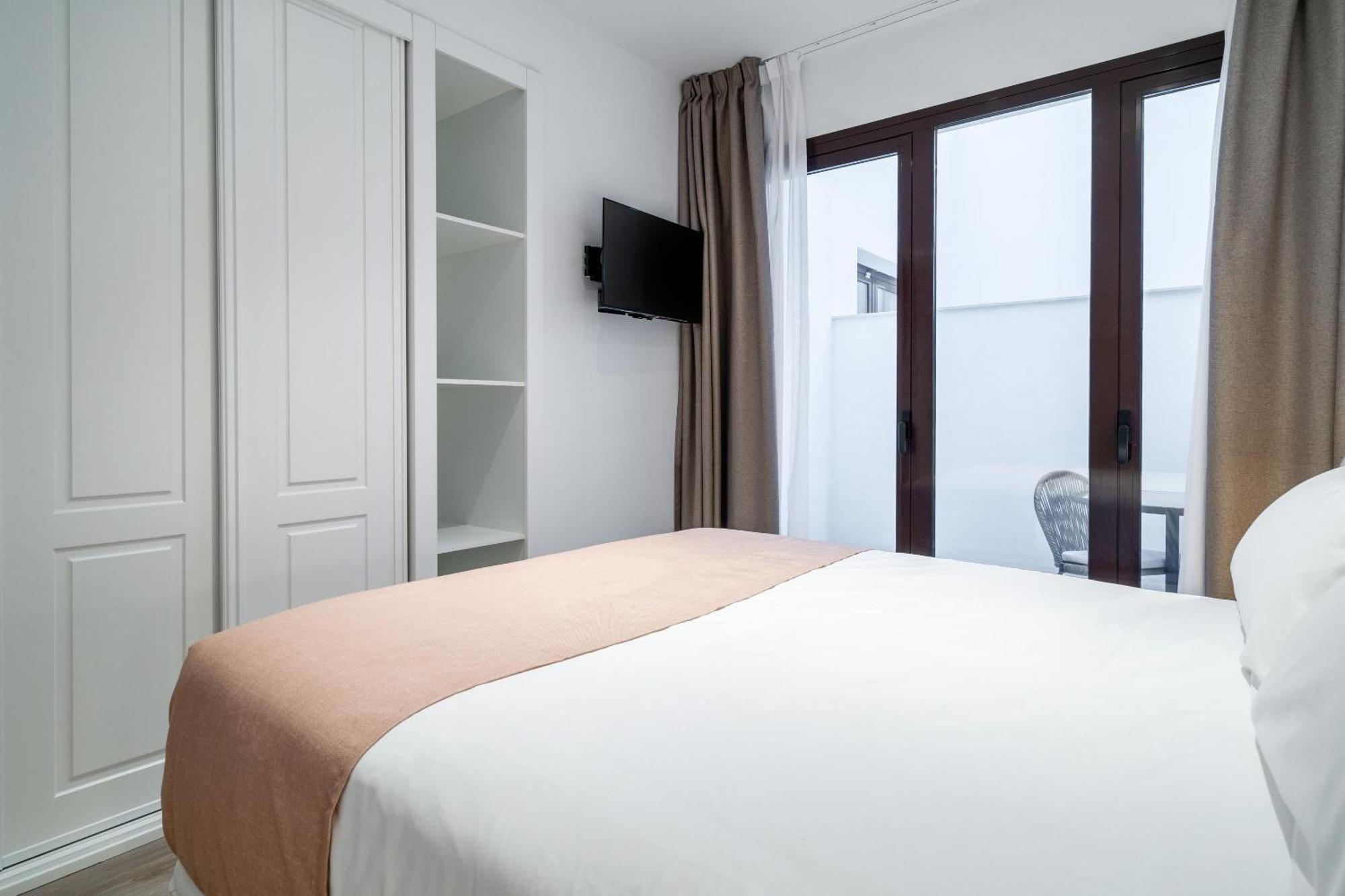 Limehome Malaga Calle Victoria Δωμάτιο φωτογραφία