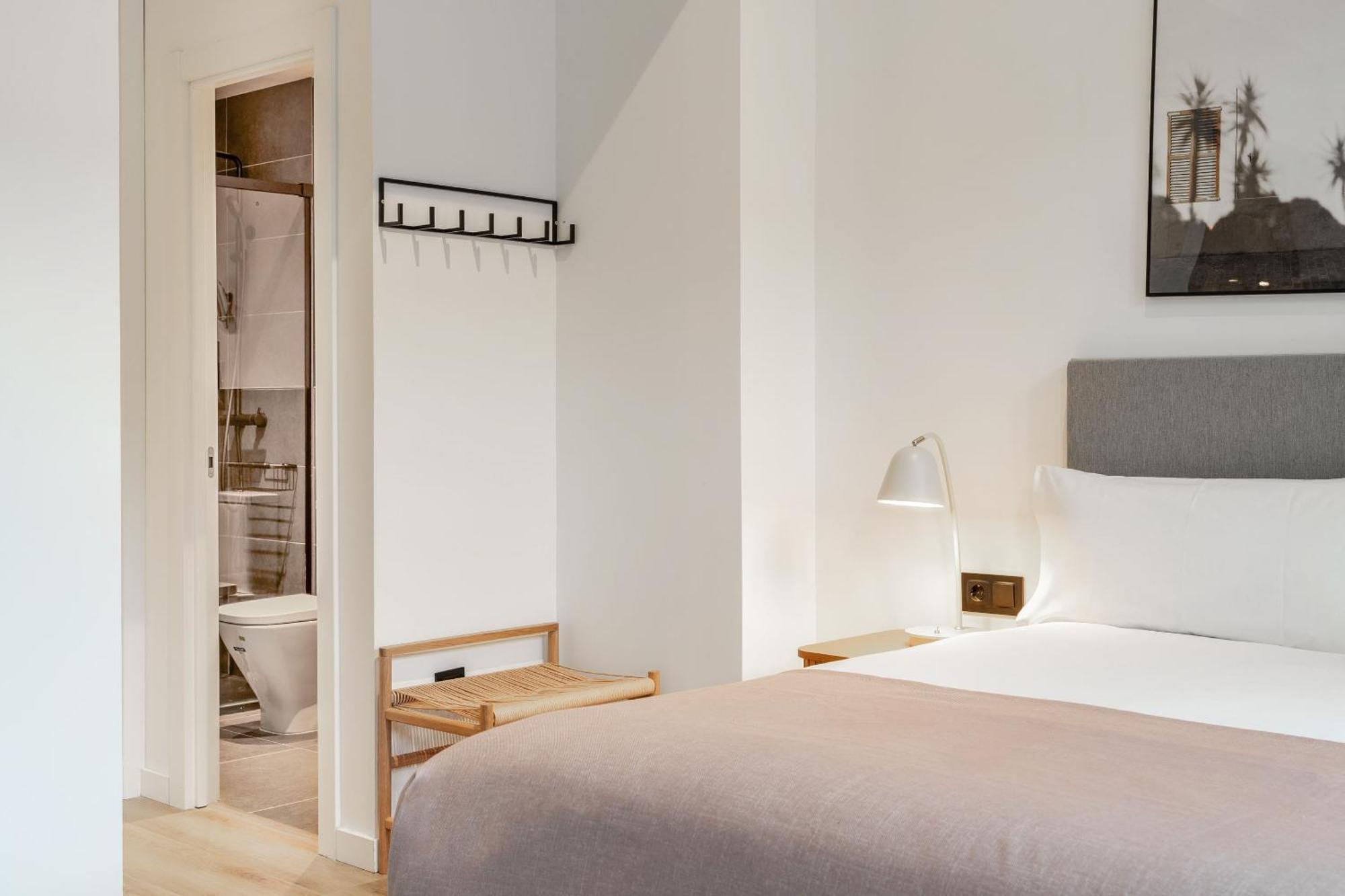 Limehome Malaga Calle Victoria Δωμάτιο φωτογραφία