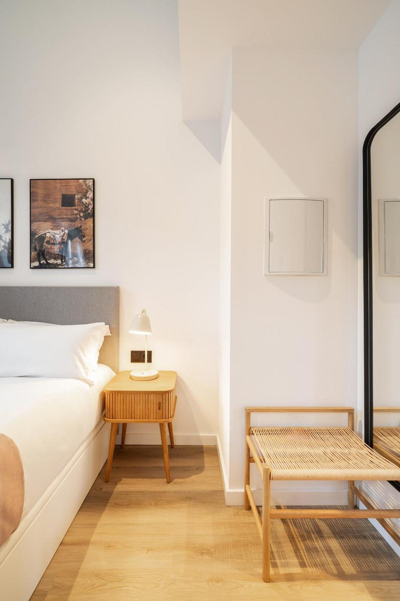 Limehome Malaga Calle Victoria Δωμάτιο φωτογραφία