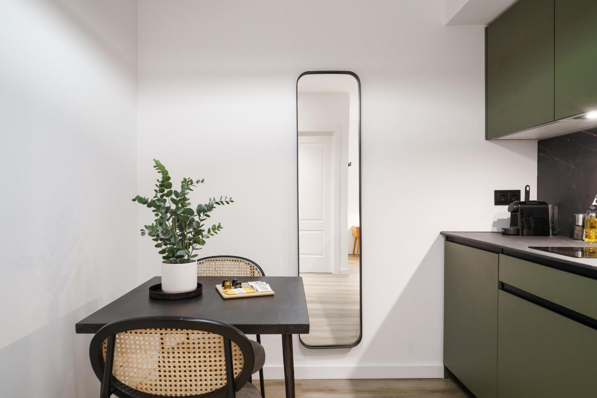 Limehome Malaga Calle Victoria Δωμάτιο φωτογραφία